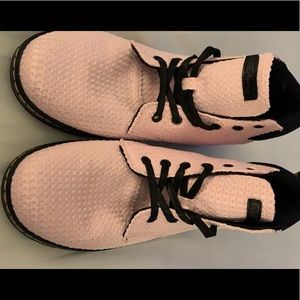 New Dr. Marten Maelly pink cotton boots wmn sz 10